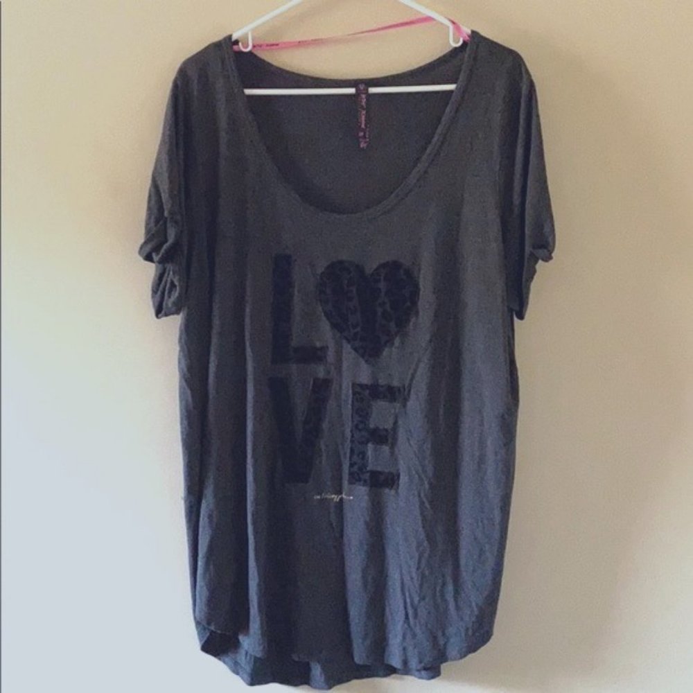 Betsey Johnson Performance Love Heart Hi-Lo Tee